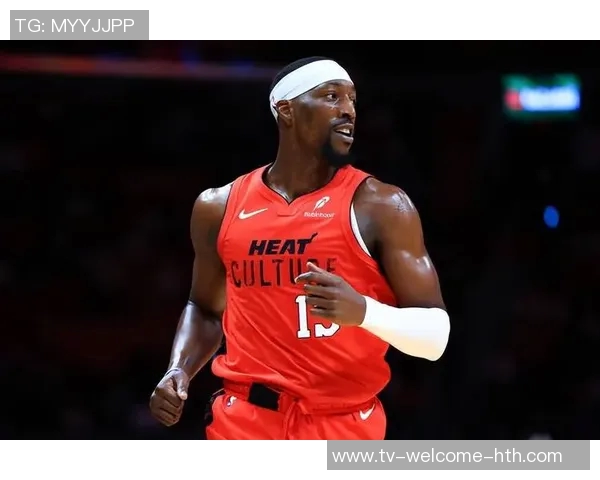 阿德巴约九年媒体日变化难以辨识年份让人困惑