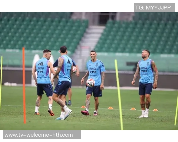 阿根廷队备战波多黎各梅西归队训练照片引发球迷热议