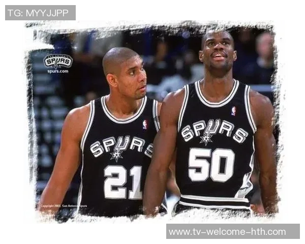 张佳玮解析马刺战术文班拿防守篮板后迅速推进全队快攻策略