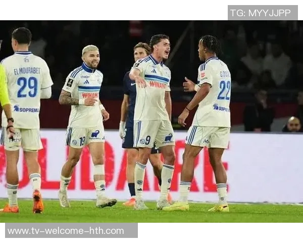 巴黎防线失误频频潘尼切利再进一球斯特拉斯堡扩大领先优势