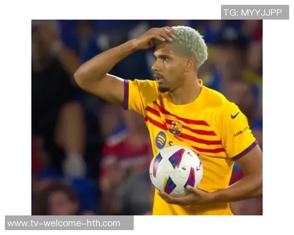 阿劳霍争议判罚引发VAR对话揭示未碰球导致点球判罚真相