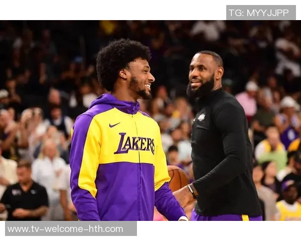 勒布朗分享与妻子同居的独特体验与家庭背景的深刻联系 勒布朗分享与妻子同居的独特体验与家庭背景的深刻联系