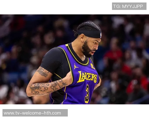 浓眉表现出色前三节高效得分19分并抢下9篮板助力球队争胜 浓眉表现出色前三节高效得分19分并抢下9篮板助力球队争胜